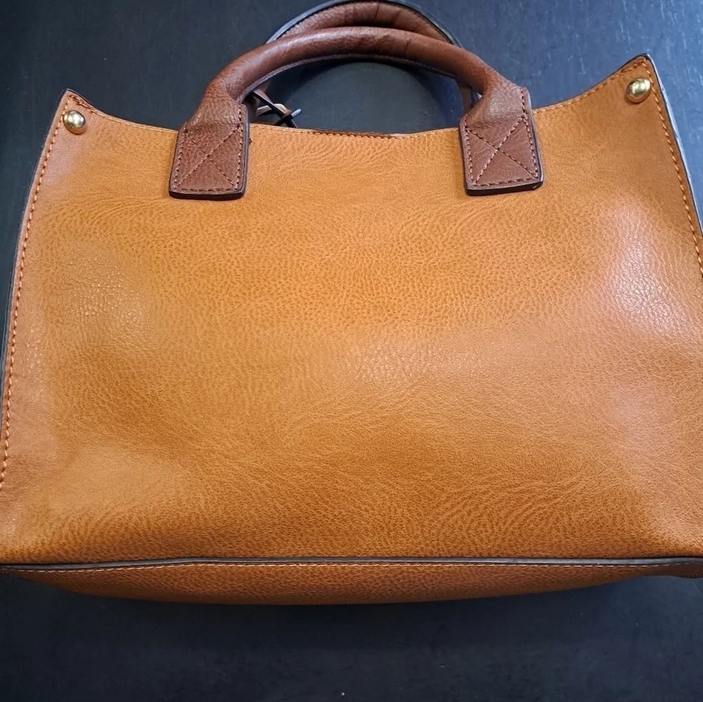 NWOT 3 in One Faux  Leather Satchel Crossbody Structured Design and Pull Out Bag